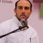 Secretario de Salud de Chihuahua, Gilberto Baeza, discutiendo sobre el aborto y la legislación estatal.