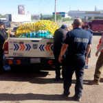 Brigadistas forestales recibiendo ayuda de la CEPC en Madera y Casas Grandes. Se entregan alimentos y herramientas para combatir incendios forestales