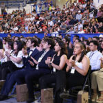Ceremonia de reconocimiento en la UACJ para estudiantes destacados del semestre agosto-diciembre 2023, premiando su excelencia académica y participación integral.