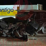 Accidente fatal en la avenida Tecnológico en Nuevo Casas Grandes entre un camión de transporte de personal, un sedán y un Jeep, donde falleció un hombre de 52 años.
