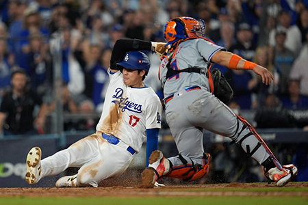 Shohei Ohtani y Mookie Betts impulsan a los Dodgers en su victoria 9-0 sobre los Mets en el primer juego de la NLCS, destacando tanto en la ofensiva como en la defensa.