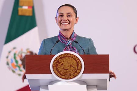 La presidenta Claudia Sheinbaum critica a Genaro García Luna, calificándolo de cínico por su involucramiento con el narcotráfico, y cuestiona su autoridad moral para opinar sobre la justicia en México, recordando las acusaciones que enfrenta en el caso Colosio y su condena en Estados Unidos.