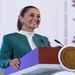 La presidenta Claudia Sheinbaum anuncia un acuerdo con productores de alimentos para evitar el aumento de la canasta básica en México.