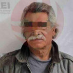 Agentes de la Agencia Estatal de Investigación en operativo de seguridad en Nuevo Casas Grandes, donde detienen a un hombre de 62 años por posesión de marihuana.