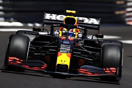 Lewis Hamilton lidera las Prácticas Libres 2 en Las Vegas; Checo Pérez y Verstappen enfrentan desafíos. Horarios de la clasificación.