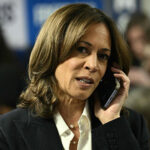 Kamala Harris, vicepresidenta de EE.UU., acepta su derrota en los comicios y promueve una transición pacífica del poder en favor de Donald Trump.