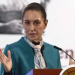 Claudia Sheinbaum anuncia el congelamiento de 2 millones de créditos Infonavit en VSM, beneficiando a familias con deudas impagables.