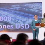 Paula Bellizia, CEO de AWS, reafirma el compromiso de Amazon con México: "Llegamos para quedarnos", durante el anuncio de una inversión significativa.