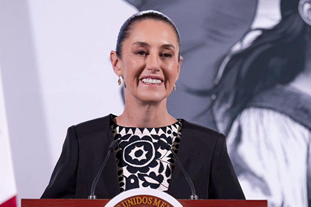 Claudia Sheinbaum reafirma que defenderá a México tras decretos de Donald Trump que impactan migración, soberanía y comercio. Resalta la coordinación sin subordinación entre ambos países.
