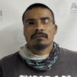 Óscar Fernando Ch. L., de 24 años, fue detenido en Nuevo Casas Grandes por el delito de robo agravado. La orden de aprehensión fue emitida por el Juez de Control bajo la causa penal 320/2024.