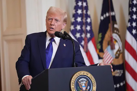 Trump insiste en reformular los acuerdos comerciales con aranceles recíprocos. La Casa Blanca no ha respondido, pero la medida podría afectar las relaciones comerciales con China, México y la UE.