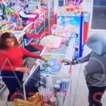 Un nuevo asalto con arma blanca se registró en Nuevo Casas Grandes, esta vez en el Súper Market 2. El delincuente amenazó a la dependienta y robó 2,214 pesos.