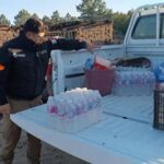 La Coordinación Estatal de Protección Civil brinda apoyo logístico y suministros esenciales a brigadistas que combaten incendios forestales en Madera.
