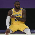 Los Lakers perdieron 111-108 ante los Nets en su primer partido sin LeBron James, lesionado. Luka Doncic logró un triple-doble, pero no fue suficiente.