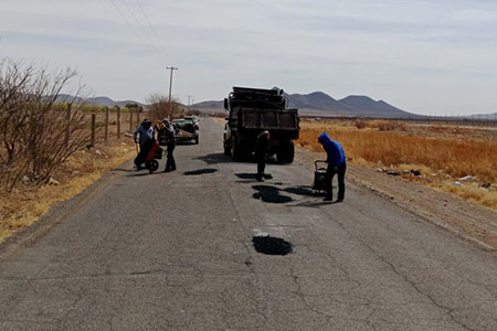 El Departamento de Obras Públicas de NCG realizó trabajos de bacheo en el camino a Laguna Fierro, mejorando las condiciones para conductores y visitantes del área.