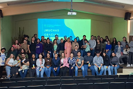 El Instituto Municipal de las Mujeres de Nuevo Casas Grandes impartió una plática sobre violencia de género a estudiantes del Tecnológico Superior, fomentando la reflexión y prevención. Conoce los detalles.