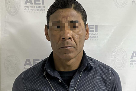 Un hombre de 40 años fue detenido en Nuevo Casas Grandes, Chihuahua, por violencia familiar. La orden de aprehensión fue ejecutada por la Agencia Estatal de Investigación.