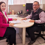 La directora de Educación de Nuevo Casas Grandes, Alejandra Chinolla Pérez, viajó a Chihuahua para gestionar apoyos y proyectos que beneficien a las escuelas del municipio