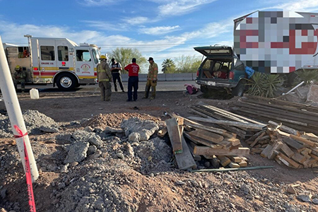 Una familia de Casas Grandes, Chihuahua, sufrió un grave accidente en Sinaloa debido a la neblina. Cuatro integrantes, incluidos dos menores, resultaron lesionados.