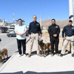 El Fiscal General de Chihuahua, César Jáuregui, retiró las insignias a seis caninos de la AEI tras ocho años de servicio en operativos contra el crimen.