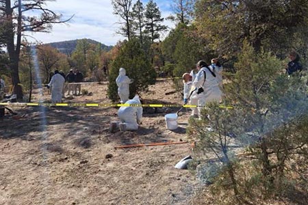 La Fiscalía de Chihuahua informó que 40 restos humanos más han sido identificados en fosas clandestinas de Ascensión y Casas Grandes, sumándose a 24 ya entregados.