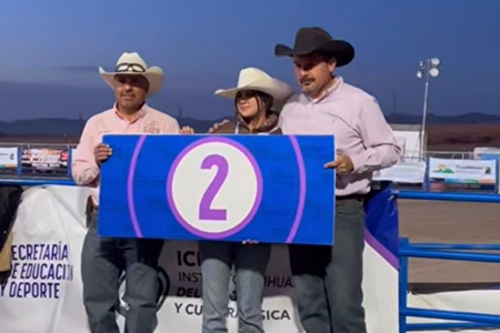 Tres jóvenes vaqueros de Nuevo Casas Grandes, Chihuahua, lograron su pase al nacional de la CONADE 2025 tras destacar en el serial estatal de rodeo.