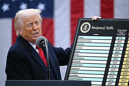 Donald Trump ha desatado una guerra comercial al imponer aranceles a China, la Unión Europea y otros países. Exploramos las consecuencias de esta decisión para la economía global y para México en particular.