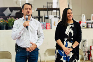El Gobierno de Galeana celebró simultáneamente el Día de las Madres en varias localidades del municipio. Con música, rifas y regalos, cientos de madres fueron homenajeadas por autoridades locales.