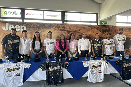 El equipo Faraones de NCG presentó su nuevo roster y uniformes. Destaca el regreso del jugador Pepe Cañas. Autoridades municipales y de la Quinta Zona ofrecieron la rueda de prensa.