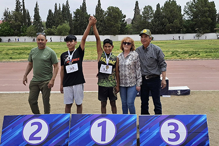 La delegación de atletismo de la región Paquimé tuvo una destacada participación en el Campeonato Estatal de Atletismo, logrando el segundo lugar general en la rama varonil.