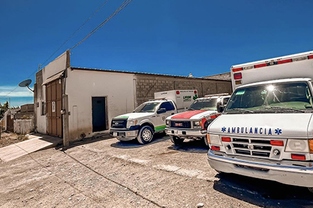Protección Civil de Casas Grandes sigue recibiendo víveres para brigadistas. Se necesitan agua, sueros, alimentos, linternas y herramientas. Entregas en las oficinas de Bomberos.
