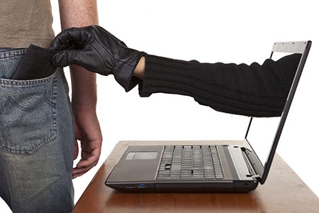 La SSPE advierte sobre nueva modalidad de estafa en redes sociales. Fraude inicia con supuestas promociones de tiendas famosas. No compartas datos personales ni realices pagos.