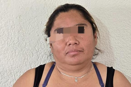 Una mujer de 39 años fue detenida en Ascensión, Chihuahua, por los delitos de desobediencia y resistencia a particulares. La AEI intervino en el caso, ocurrido en la colonia Centro.
