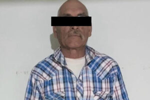 Un hombre de 64 años fue detenido en Galeana por homicidio imprudencial, tras provocar un choque frontal en el que falleció un motociclista. La AEI lo puso a disposición del Ministerio Público.