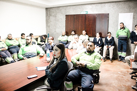 Ernesto García Chánez, titular de Ecología en NCG, presentó la ponencia “Las Aves de la Región” en la empresa Gas Natural de Norte. La actividad forma parte de la Semana de Seguridad y Medio Ambiente.