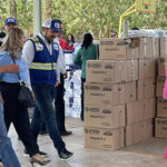 En un evento realizado en la Secundaria Técnica 49, se otorgaron apoyos escolares a 9 escuelas estatales y 11 federales de NCG, como parte del compromiso educativo estatal.