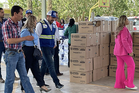 En un evento realizado en la Secundaria Técnica 49, se otorgaron apoyos escolares a 9 escuelas estatales y 11 federales de NCG, como parte del compromiso educativo estatal.
