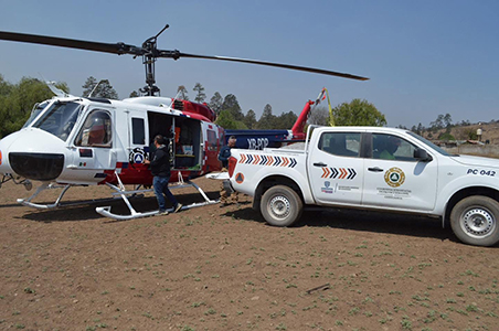 CEPC refuerza el combate a incendios forestales en Madera con helicóptero equipado y coordinación terrestre en comunidades como Las Pomas y Las Varas.