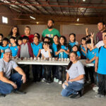 Alumnos de la escuela USAER 106 participaron en un taller de cerámica impartido por artesanos de Mata Ortiz. Aprendieron sobre el legado cultural de Paquimé y vivieron una experiencia artística e inclusiva.