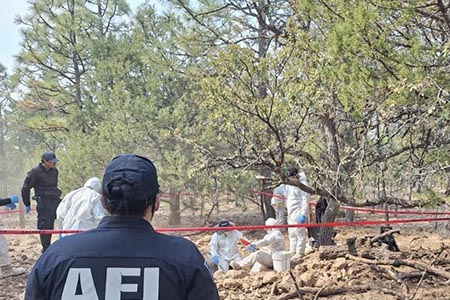 La Fiscalía Zona Noroeste informó que 44 personas localizadas sin vida han sido identificadas, 40 de ellas ya entregadas a sus familias. Los trabajos continúan con otros restos en la región.