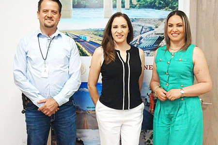 La SICT y el municipio de Galeana acordaron el inicio de obras de rehabilitación en la Carretera Federal 10, vialidad esencial con severo deterioro en varios tramos.