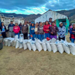 El DIF Estatal y SPyCI entregaron más de 600 apoyos alimentarios a familias Pima y Apache en Madera, Chihuahua. Se repartieron nueve toneladas de maíz y tres de frijol.