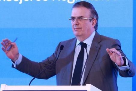 México, EE.UU. y Canadá adelantarán la revisión del T-MEC a septiembre-octubre de 2025 por presión comercial de Trump. Ebrard afirma que buscan estabilidad para la inversión.