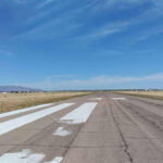 Aeronáutica dio 90 días al municipio de NCG para invertir en su aeropista o perderá la licencia. La alcaldesa Edith Escárcega propone limpieza y vigilancia mientras gestionan una prórroga.
