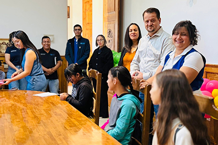 Galeana celebró el Día del Niño con el evento “Niño Funcionario 2025”, donde estudiantes de varias primarias asumieron simbólicamente cargos en el gobierno municipal y conocieron sus funciones.