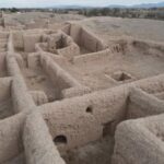 Paquimé, sitio arqueológico en Chihuahua, y la cerámica de Mata Ortiz, son pilares del patrimonio cultural del estado, combinando historia, arte y desarrollo económico para las comunidades.