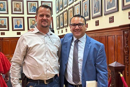 El presidente municipal de Galeana, Francis Leany, asistió a la Asamblea del COPLADE 2025, donde se revisaron estrategias alineadas al Plan Nacional de Desarrollo. Su participación reafirma el compromiso de impulsar el progreso del municipio mediante la gestión de recursos y coordinación.