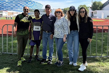 Sebastián Vizcaíno, de Colonia Madero en Chihuahua, logró el sexto lugar nacional en la final de los 300 metros planos, destacando como una promesa del atletismo juvenil y reflejando el talento deportivo del noroeste del estado.