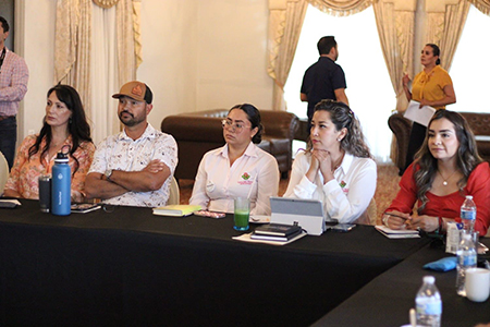 Gobierno de Nuevo Casas Grandes capacita al sector turístico en protocolo de mesa. Prestadores de servicios vitivinícolas reciben formación en atención, ética y técnicas de servicio gastronómico.