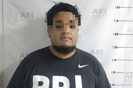 Durante un cateo en el callejón Chihuahua 316 de NCG, fue detenido un hombre por obstruir la ejecución de una orden judicial con causa penal 264/2025.